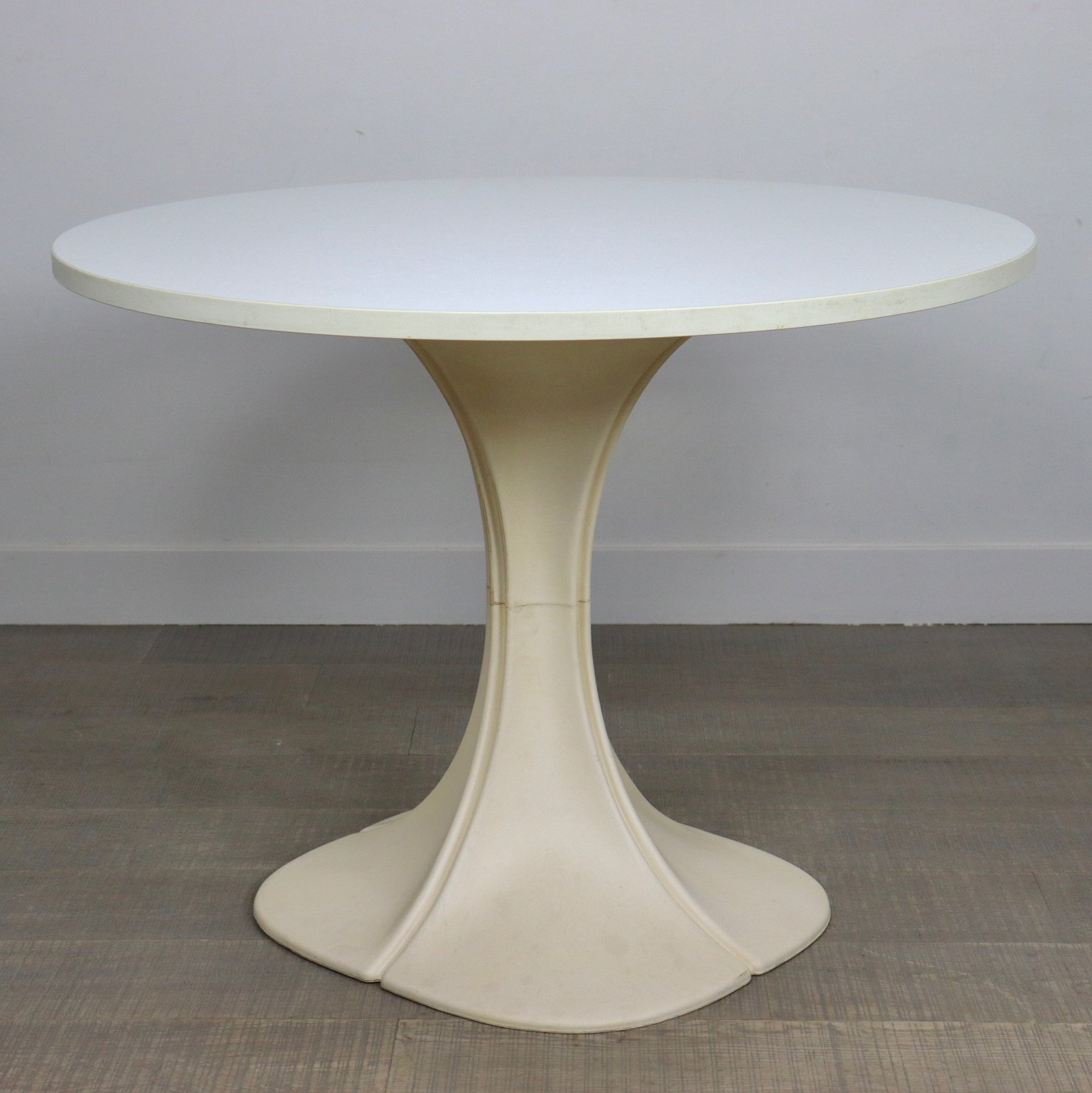 Table Flower, 1952